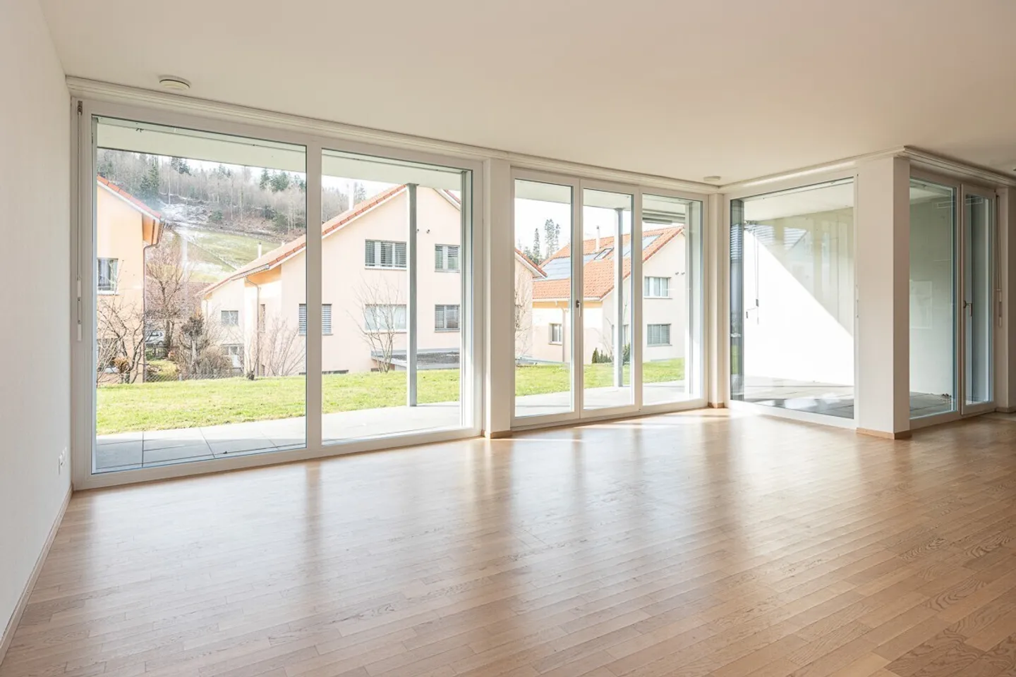 Appartement ensoleillé! - Photo 3 sur 11