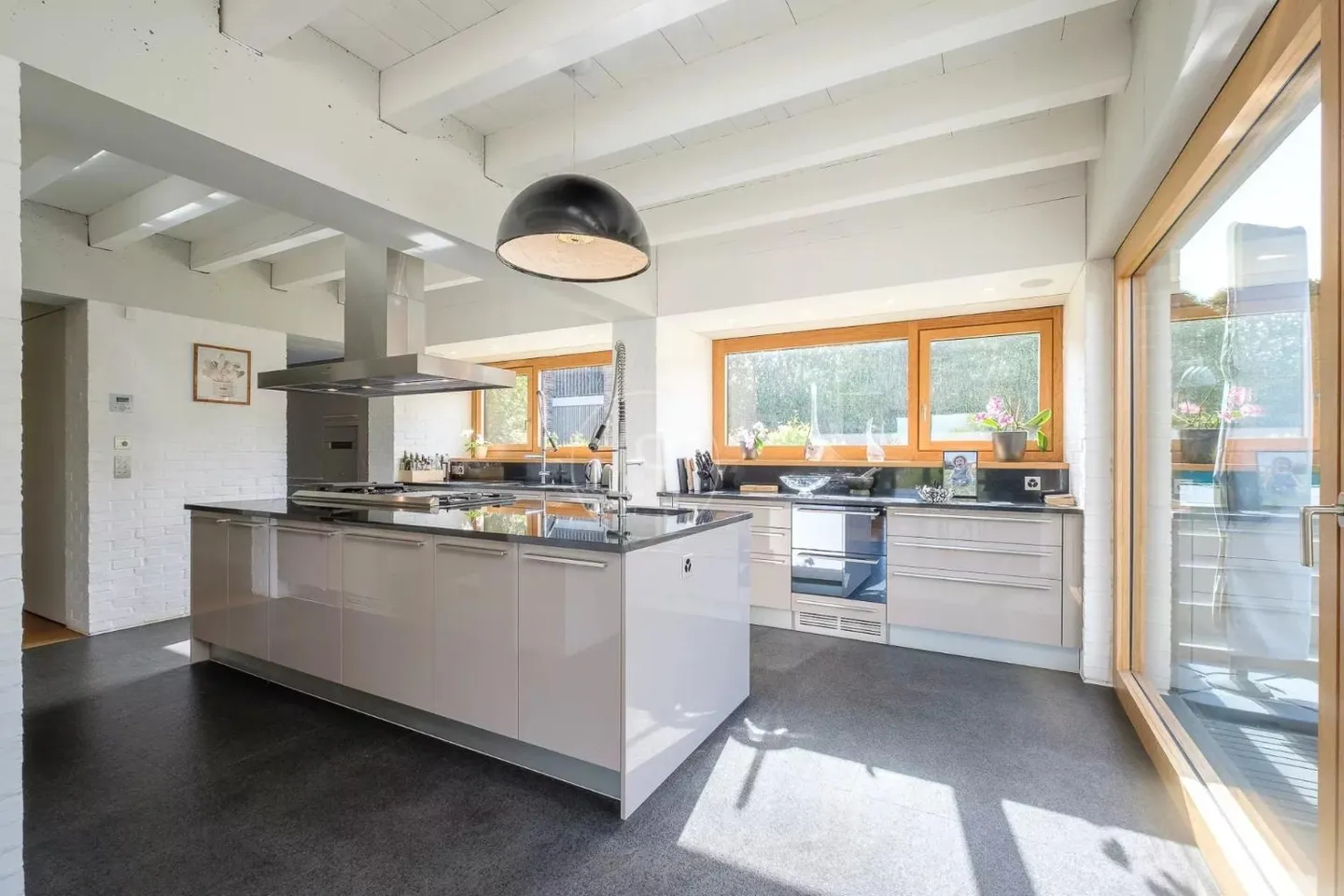 Villa unique conçue par un architecte, vue sur le lac, spa, piscine, Rive Gauche - Photo 8 sur 13