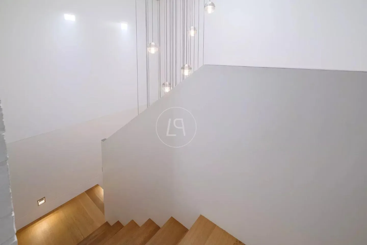 Villa unique conçue par un architecte, vue sur le lac, spa, piscine, Rive Gauche - Photo 10 sur 13