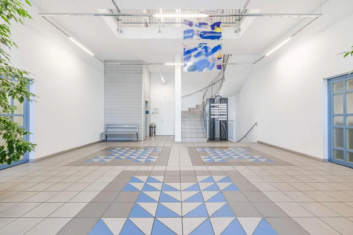 Space for Ideas: 47 m² Office Space in the Heart of Winkeln, St. Gallen - Photo 8 of 9