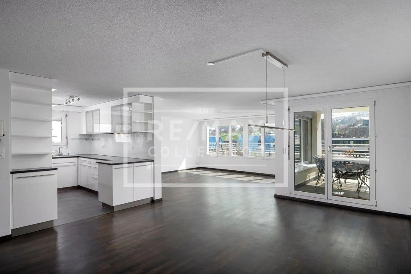 Stilvolle Terrassenwohnung in Wollerau - Foto 12 von 13