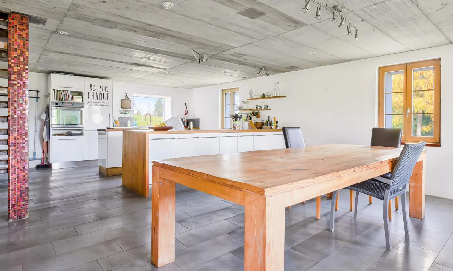 Charmantes Haus mit seltenem Potenzial und unverbautem Blick - Foto 4 von 11