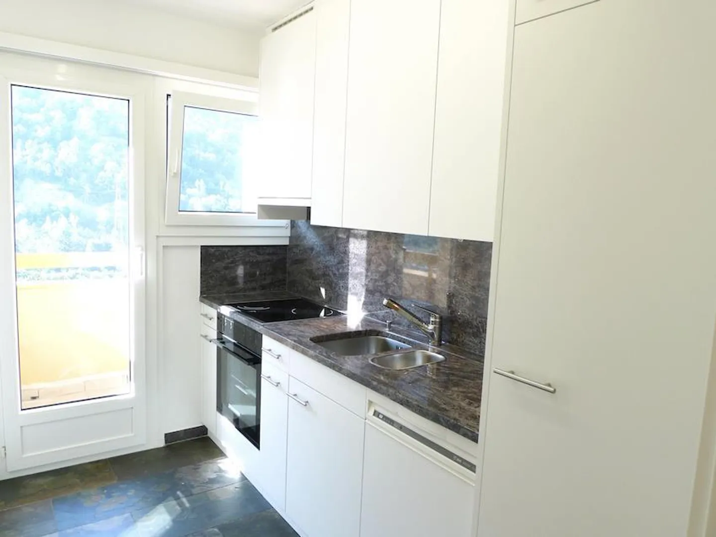 Charmante Wohnung mit Bergblick - Foto 2 von 15