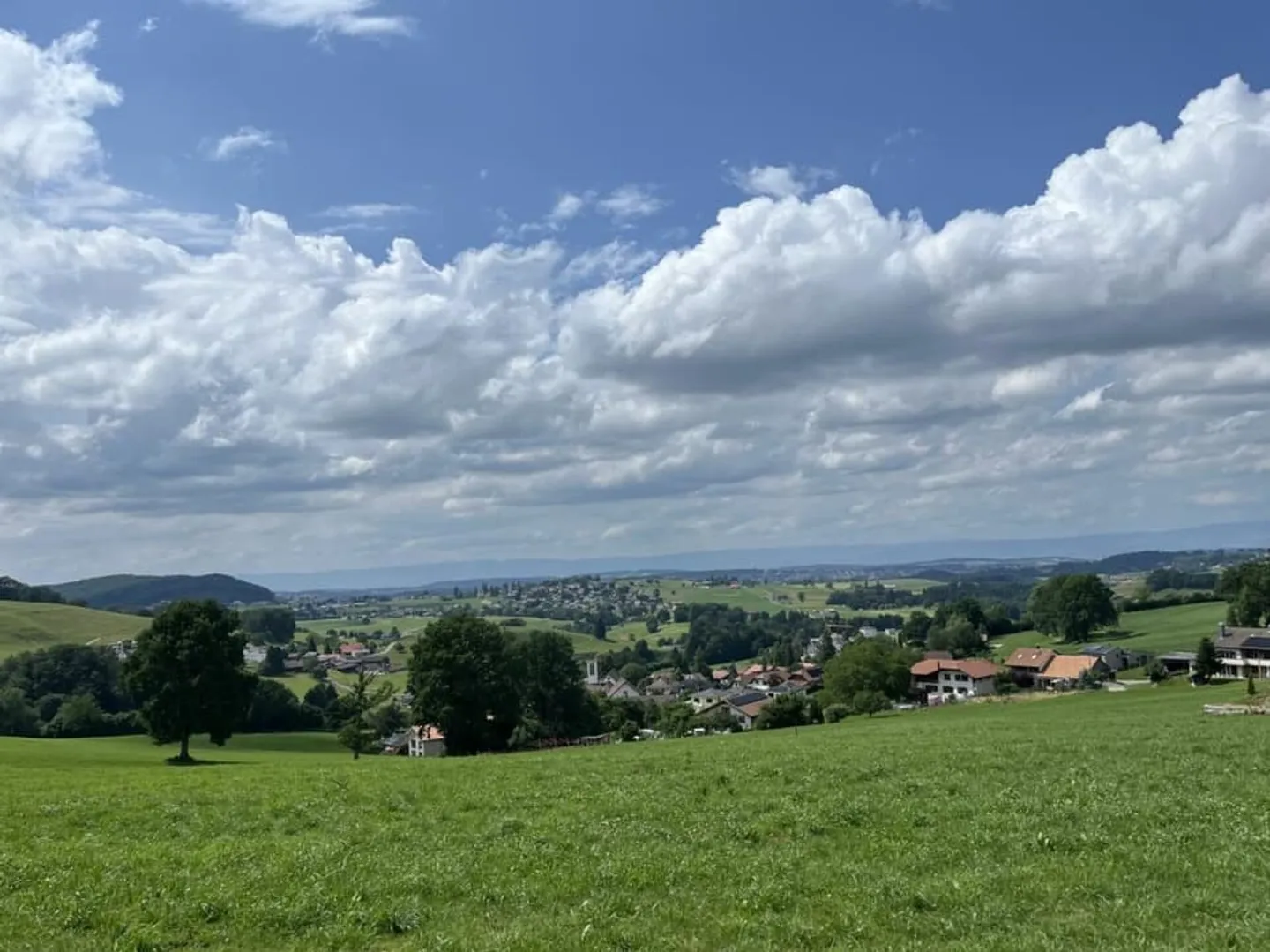 AVEC UNE VUE PANORAMIQUE, SANS VIS-A-VIS, AU CALME - Photo 1 sur 13