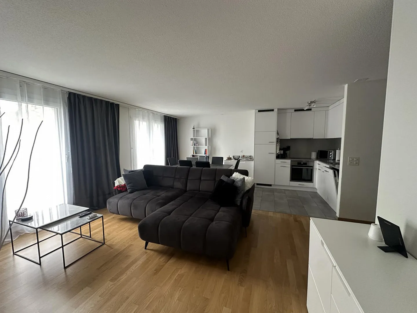 Cozy 2.5-room apartment in a quiet location in Dättwil - Photo 2 of 7