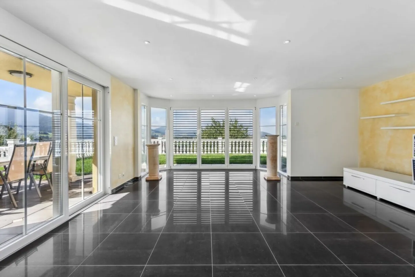 Villa a Giffers - Foto 3 di 14