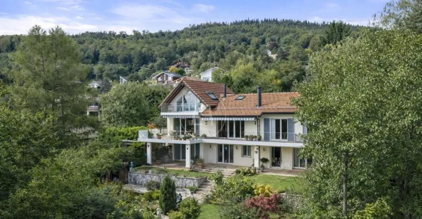 Charming property offering exceptional views in Arzier le Muids - Photo 3 of 13