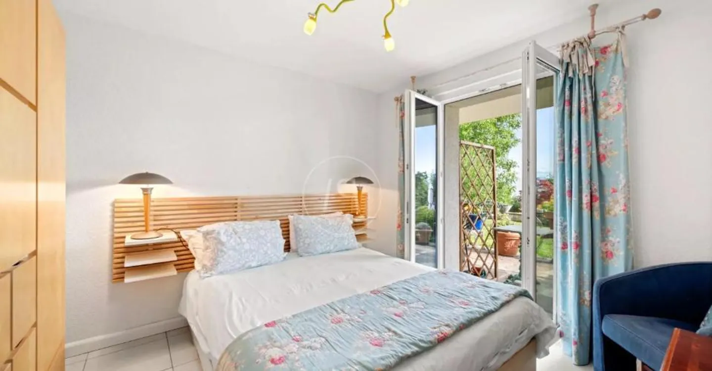 Charming property offering exceptional views in Arzier le Muids - Photo 12 of 13
