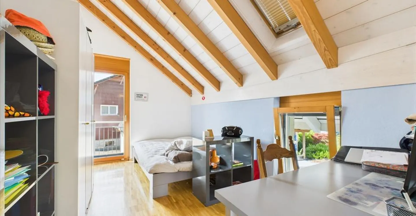 Price drop! Modern villa with large garden and bright spaces. - Photo 12 of 13