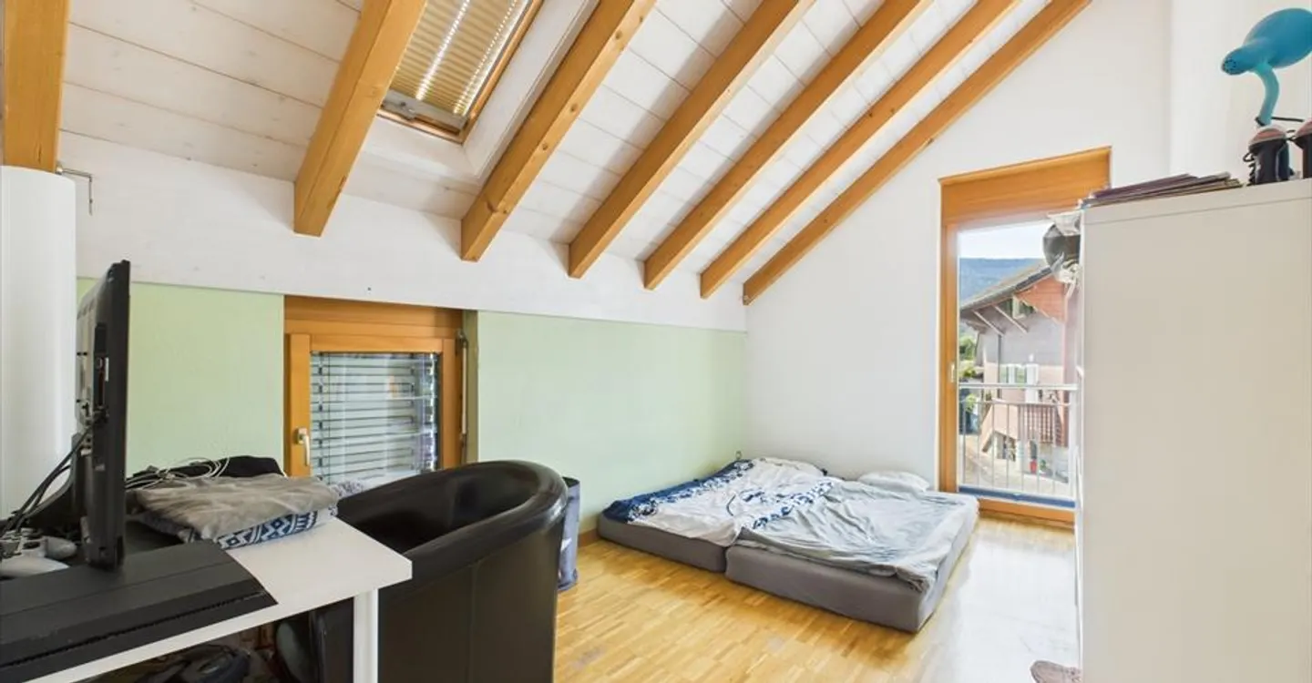 Price drop! Modern villa with large garden and bright spaces. - Photo 13 of 13