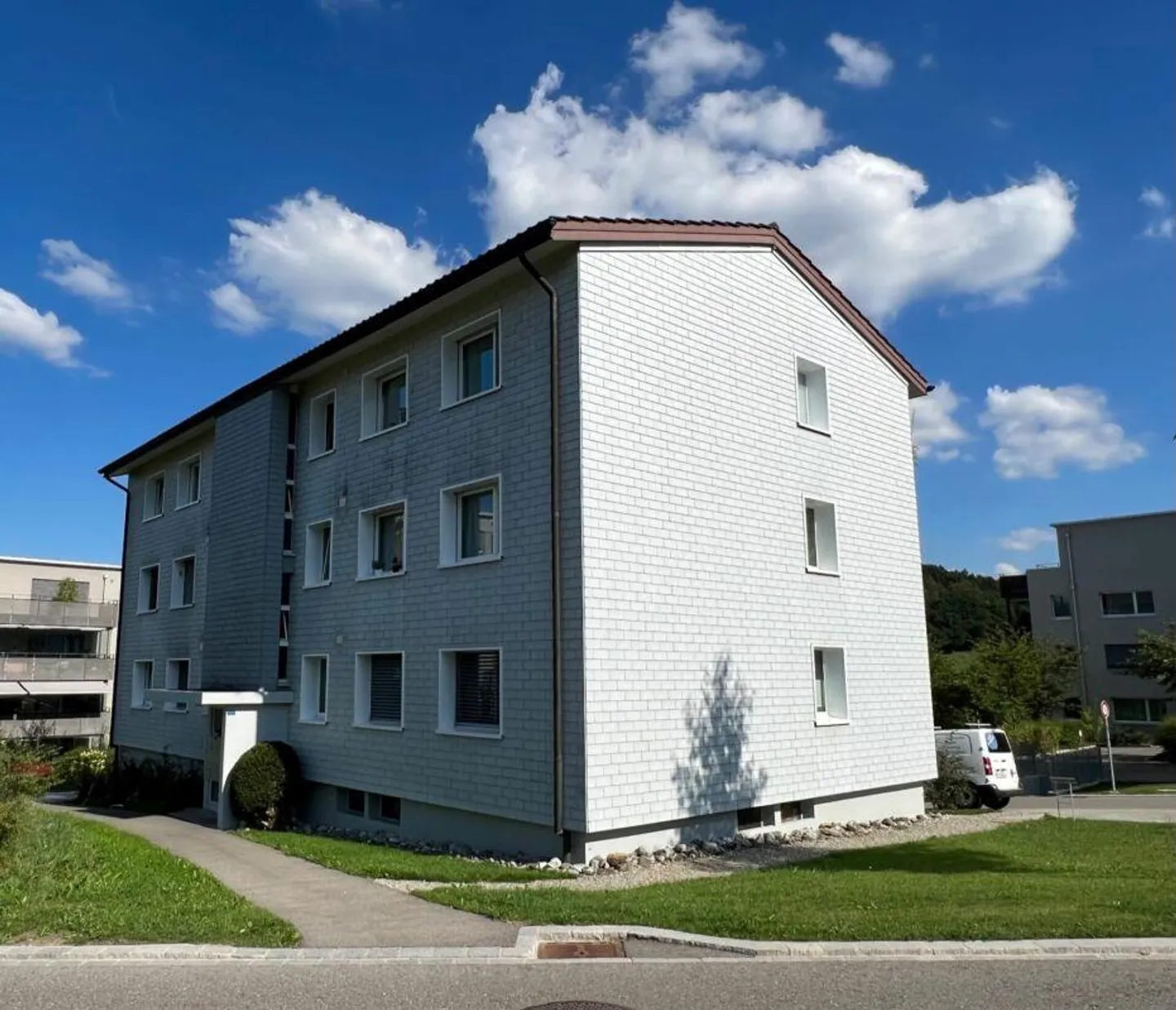 Preisgünstig, naturnah Wohnen: Teilrenovierte 4-Zimmer-Wohnung - Foto 1 von 8