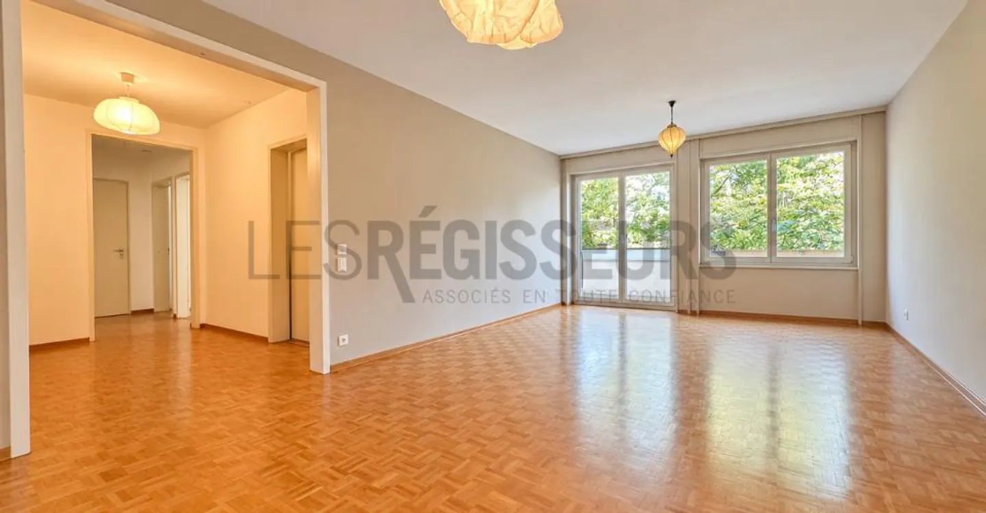Appartement Charmant avec Grand Balcon - Photo 4 sur 5