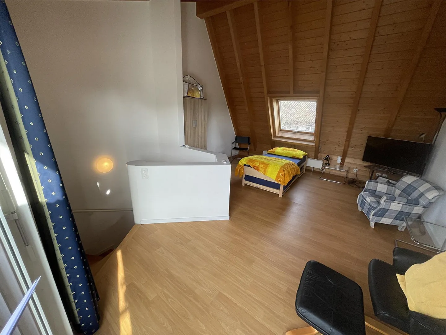 6.5-Room Semi-Detached Single-Family House with Garage in Birsfelden/BL - Photo 10 of 13