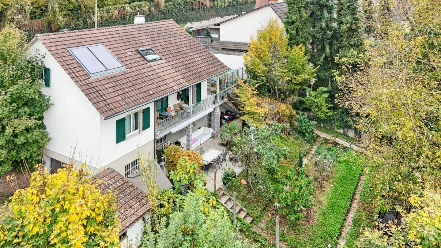 Spacious Single-Family Home / Building Land - Photo 11 of 17