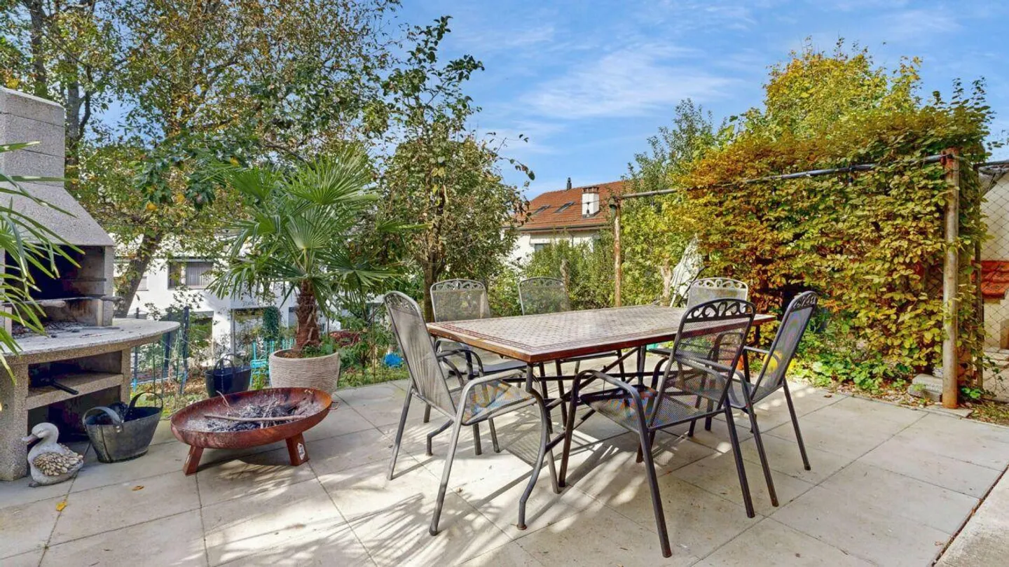 Spacious Single-Family Home / Building Land - Photo 13 of 17