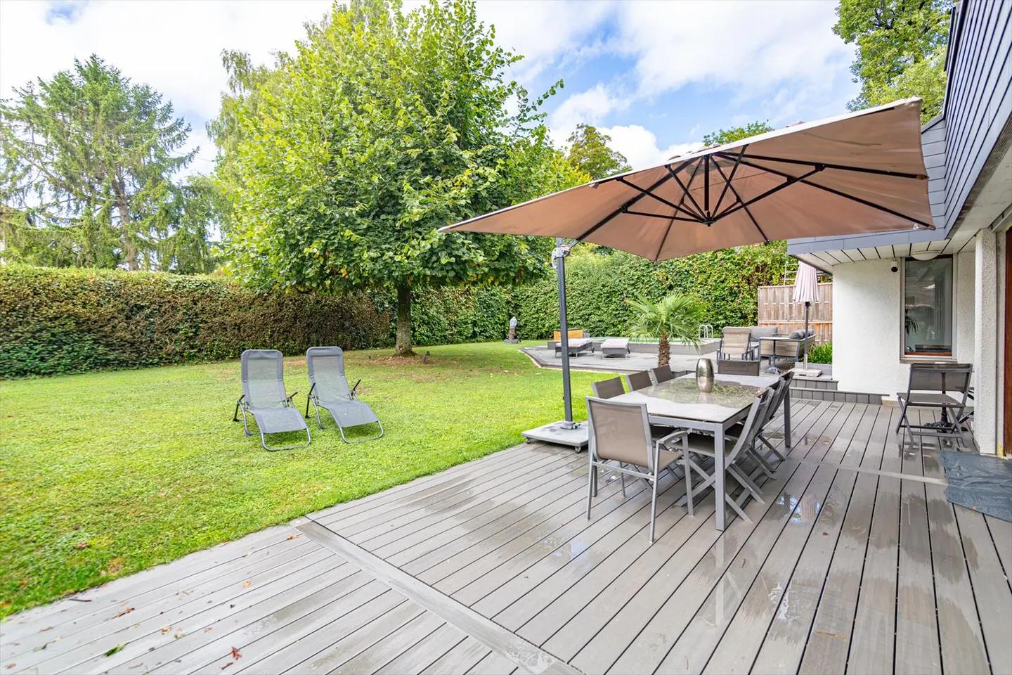 Magnifica villa indipendente di 9 stanze con studio indipendente a Corsier GE - Foto 1 di 17
