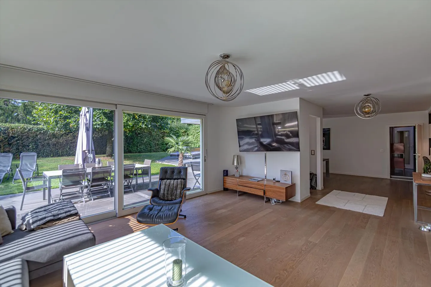 Magnifica villa indipendente di 9 stanze con studio indipendente a Corsier GE - Foto 6 di 17