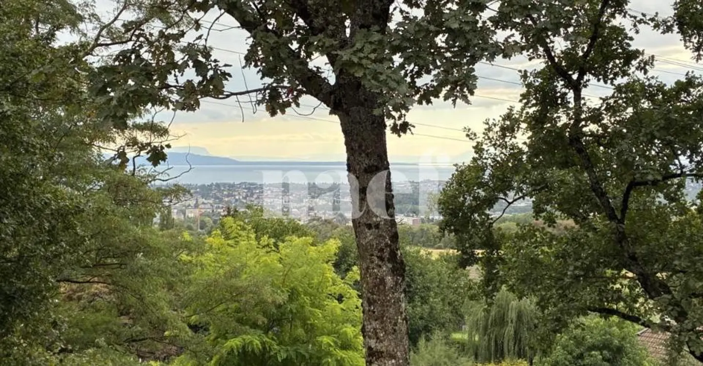 Appartement Contemporain avec Vue sur le Lac - Photo 10 sur 11