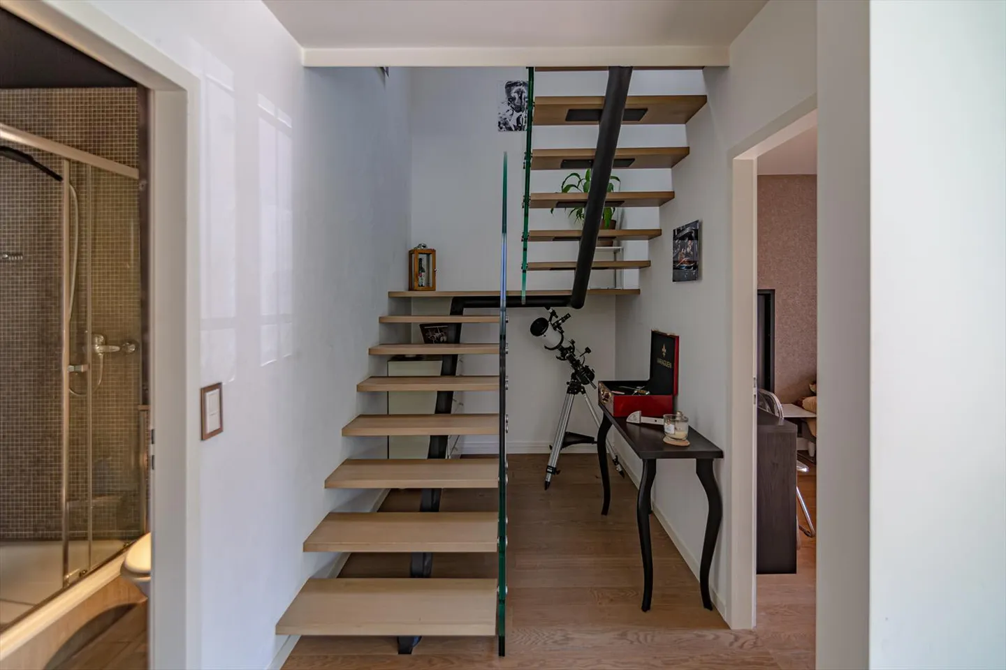 Magnifica villa indipendente di 9 stanze con studio indipendente a Corsier GE - Foto 10 di 17