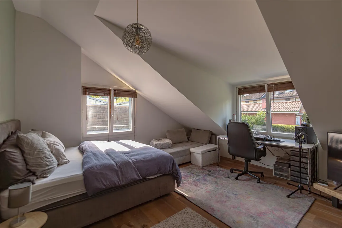 Magnifica villa indipendente di 9 stanze con studio indipendente a Corsier GE - Foto 13 di 17