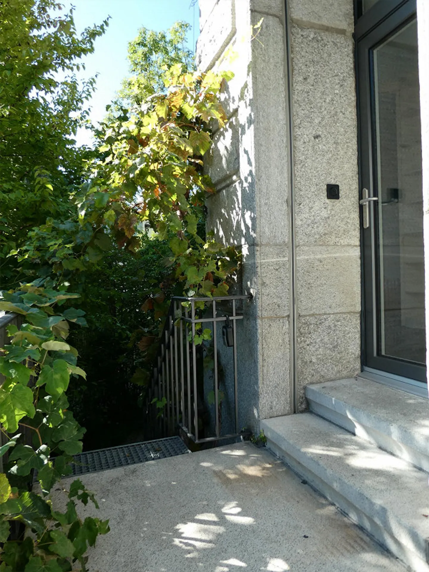 Un gioiello nel mezzo della ristrettezza - Foto 11 di 13