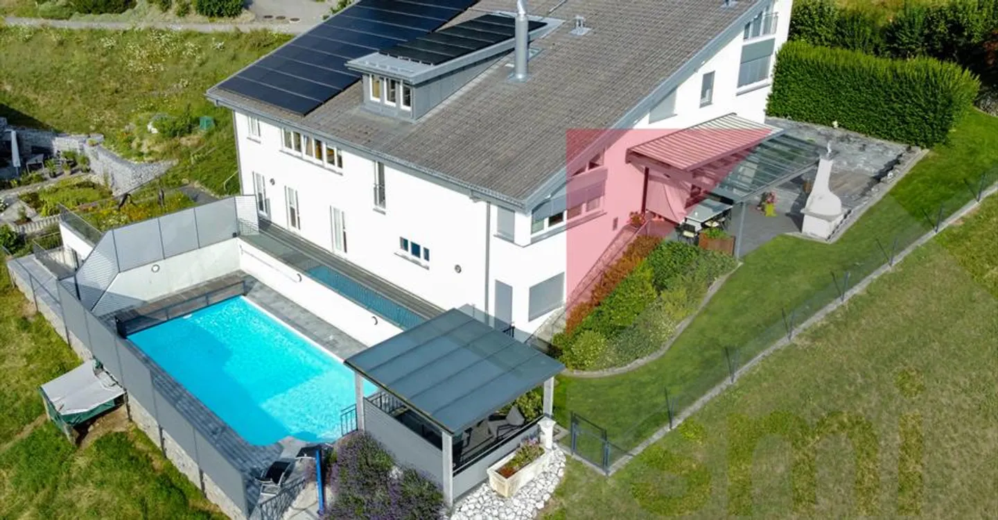 Wunderschöne Villa mit Pool, außergewöhnlicher Lage und Panorama - Foto 3 von 12