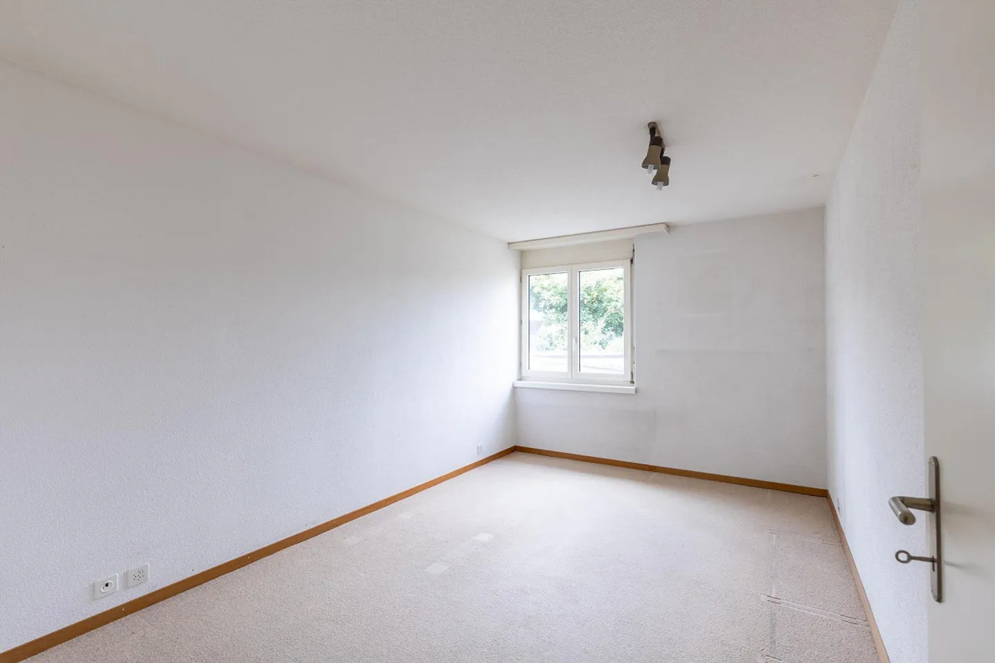 Appartamento affascinante di 4.5 stanze con balcone in vendita a Niederscherli - Foto 8 di 21