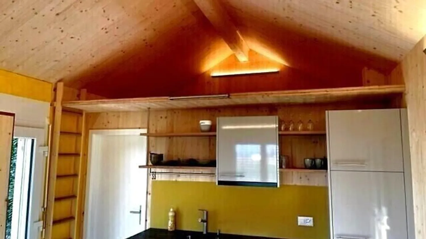 BEAUTIFUL 1-BEDROOM TINY HOUSE IN UTZENSTORF (BE), FURNISHED, TEMPORARY - Photo 3 of 10