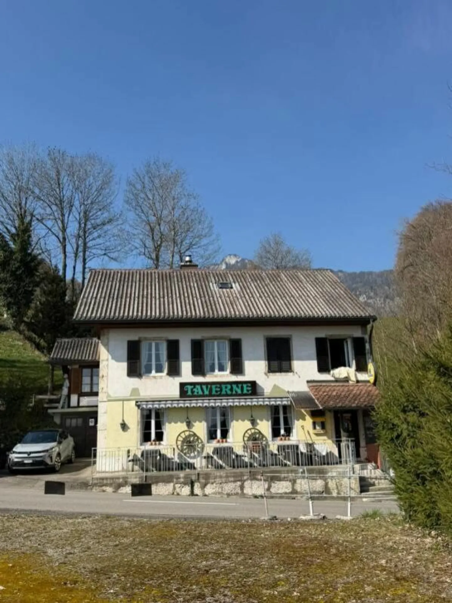 Two-family house with commercial property and building plot - Photo 2 of 15