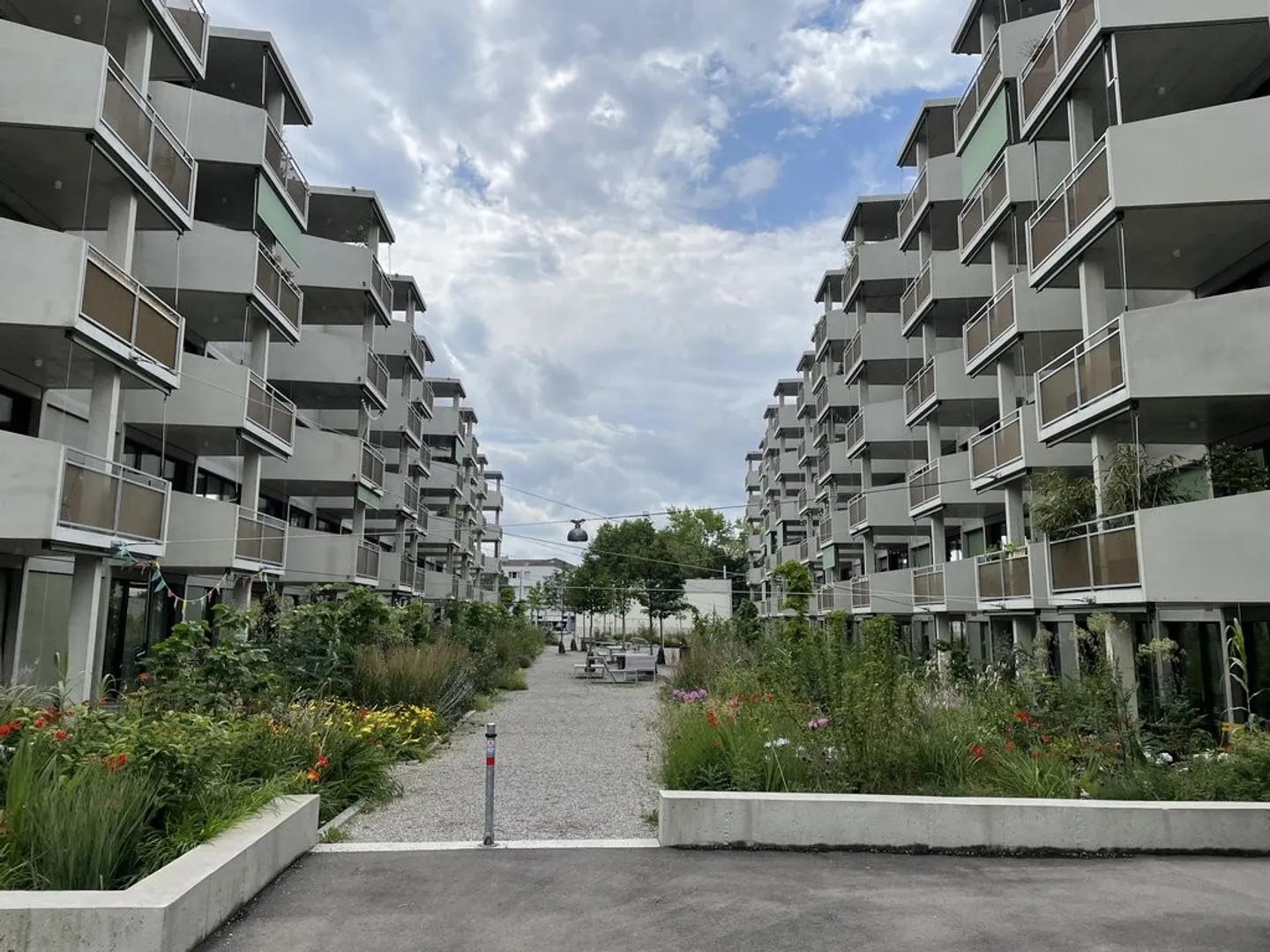 Motorradparkplatz - Foto 1 von 2