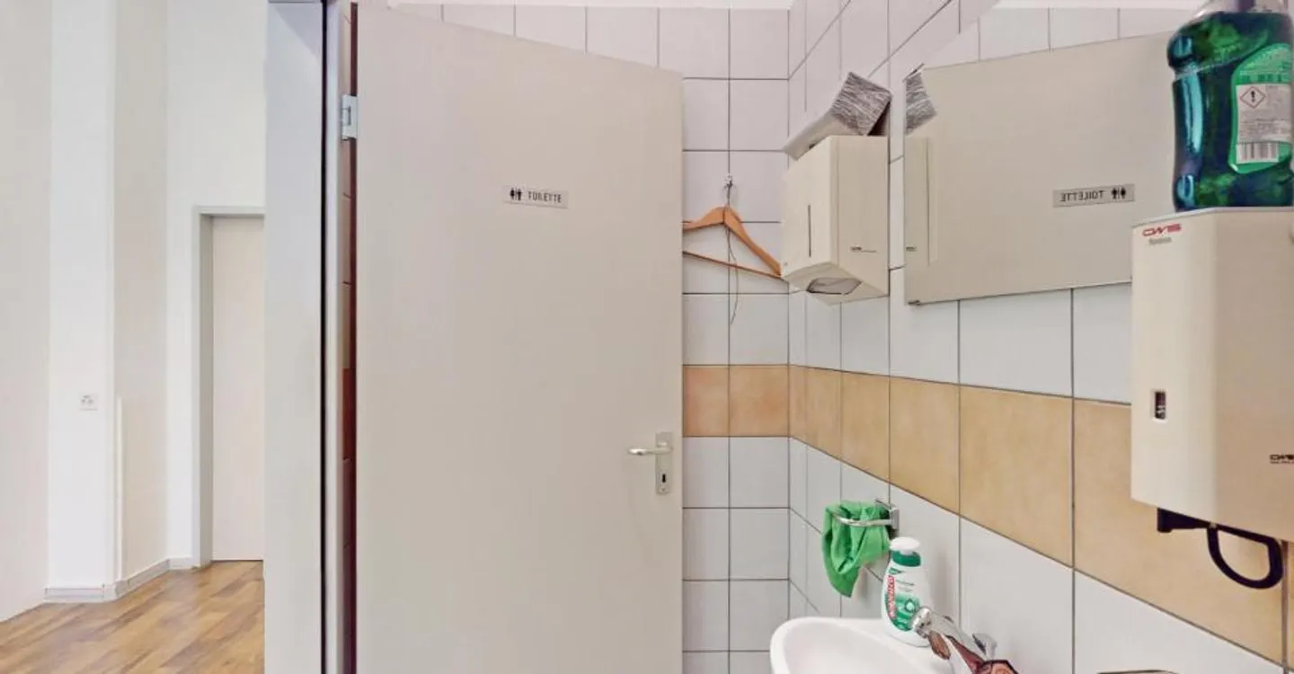 Espace commercial de 125m2 au rez-de-chaussée - accessibilité stratégique à Manno - Photo 12 sur 12