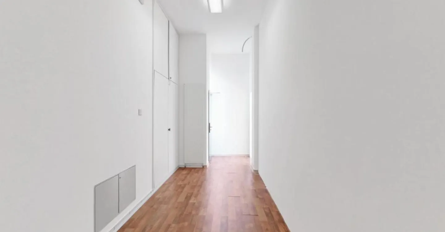 Espace commercial de 125m2 au rez-de-chaussée - accessibilité stratégique à Manno - Photo 6 sur 12