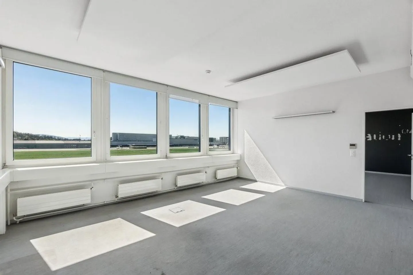 Office Space in Central Location - Limited until December 2030 - Photo 6 of 11