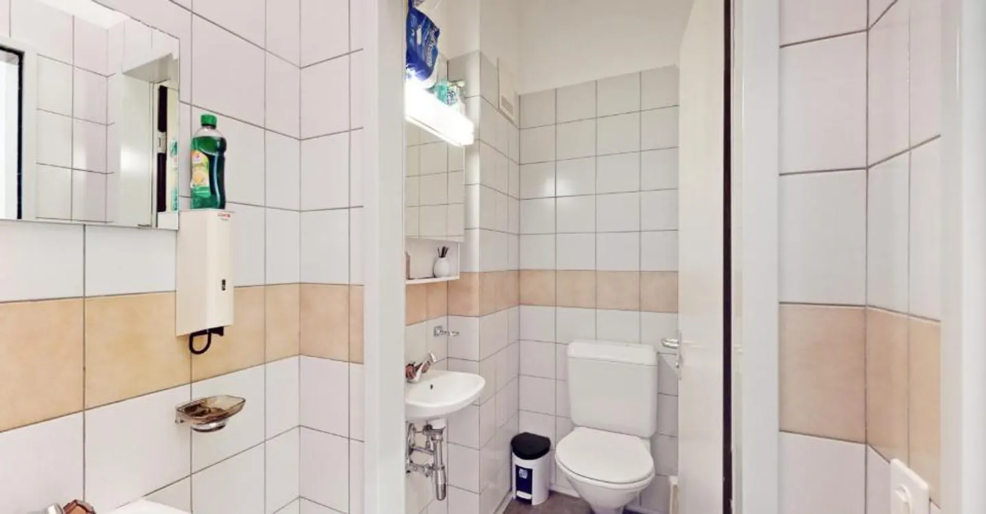 Espace commercial de 125m2 au rez-de-chaussée - accessibilité stratégique à Manno - Photo 10 sur 12