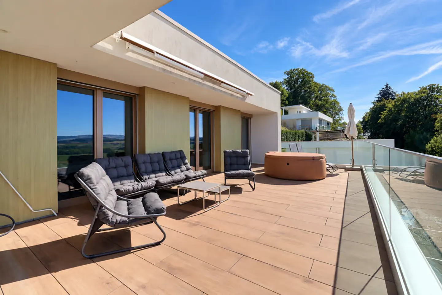 Attico con terrazza e vista panoramica - Foto 6 di 13