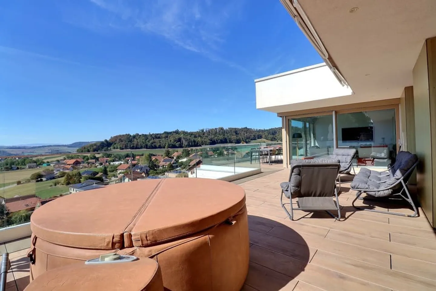 Attico con terrazza e vista panoramica - Foto 7 di 13