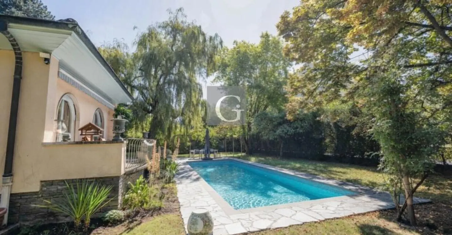 Charmante Villa mit Pool - Foto 1 von 9