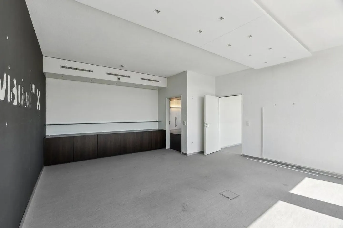 Office Space in Central Location - Limited until December 2030 - Photo 11 of 11
