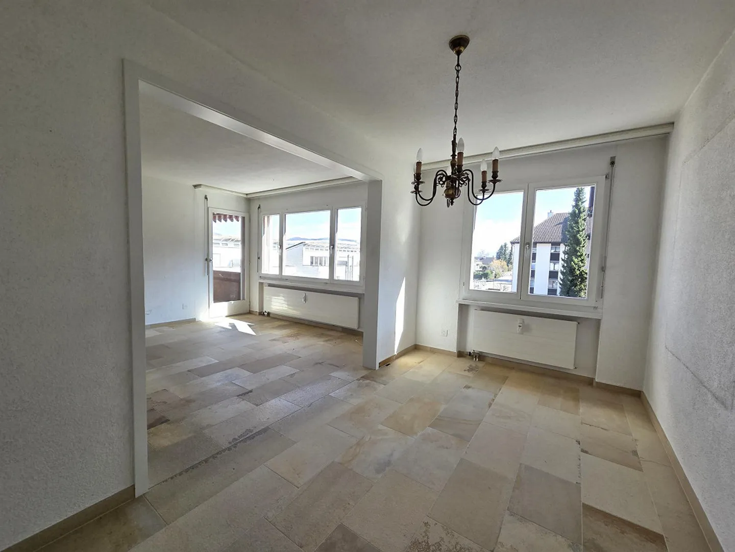 Appartement 3.5 pièces central situé dans un endroit calme - Photo 3 sur 10