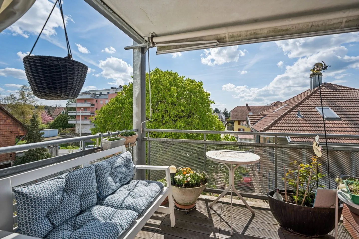 Charming Attic Apartment - Photo 8 of 9