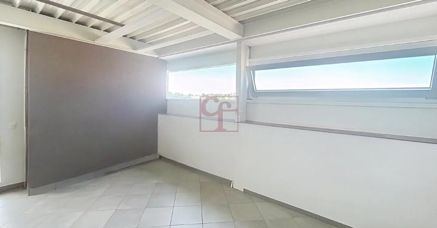 Espace Commercial à Louer - Photo 2 sur 11