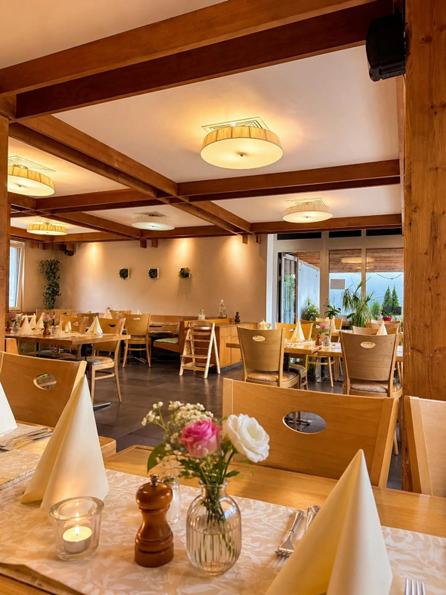570 m2 Attractive restaurant for rent - Photo 2 of 10