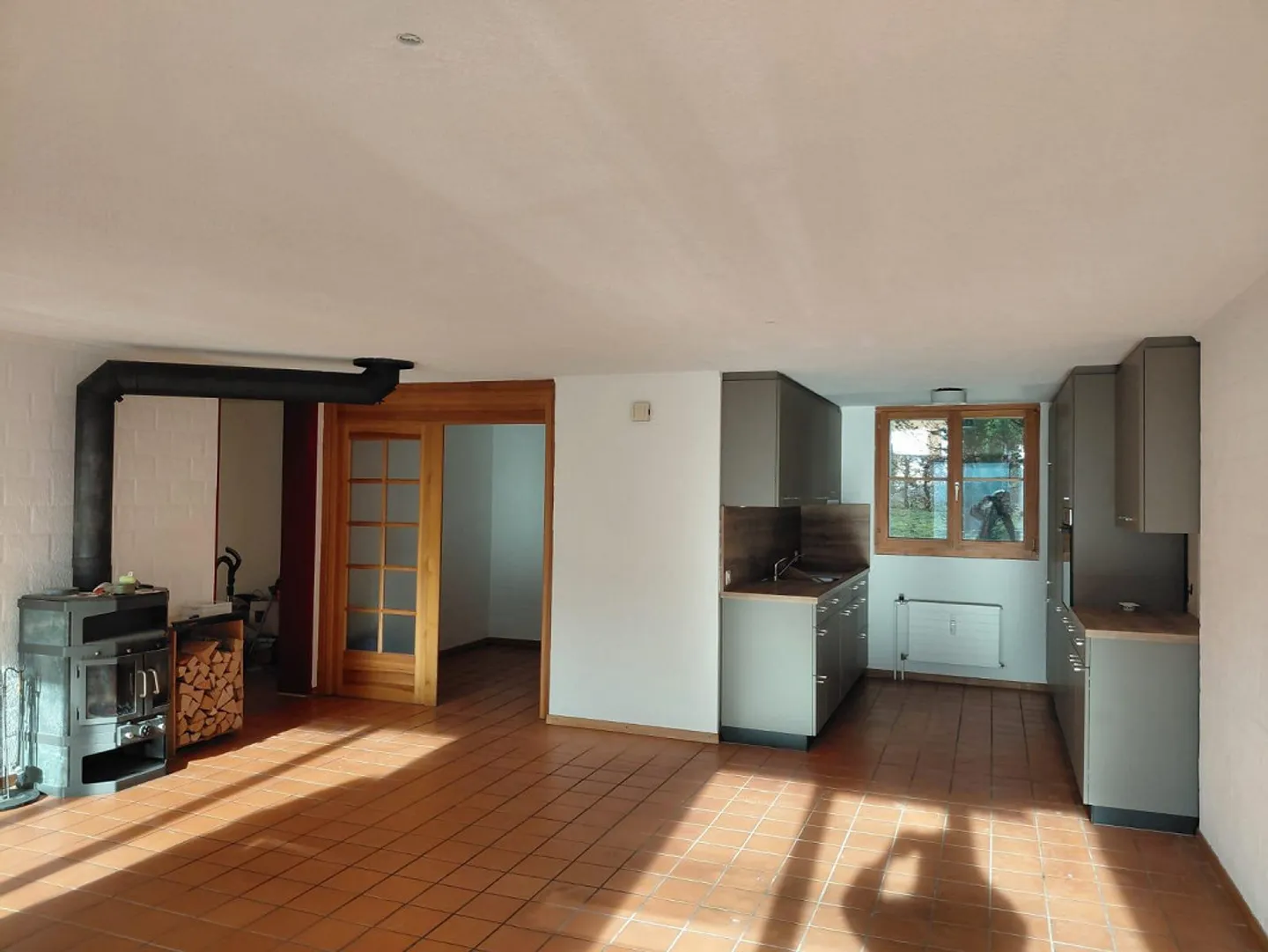 Cozy home in a quiet, lake-side location - Photo 1 of 18