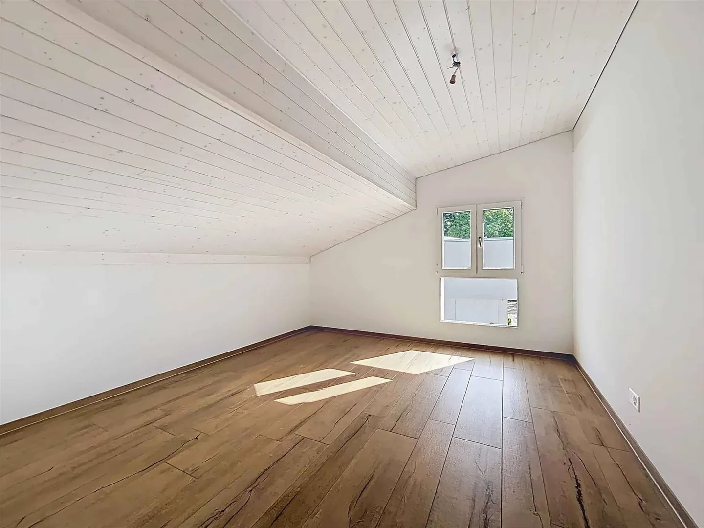 Appartamento di 3,5 locali al 2° piano di un piccolo edificio di 3 unità - Foto 5 di 10