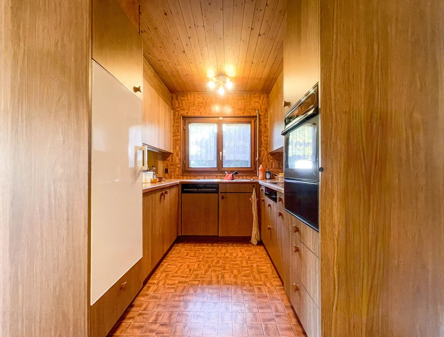 Your new family home with a spacious garden - Photo 3 of 7
