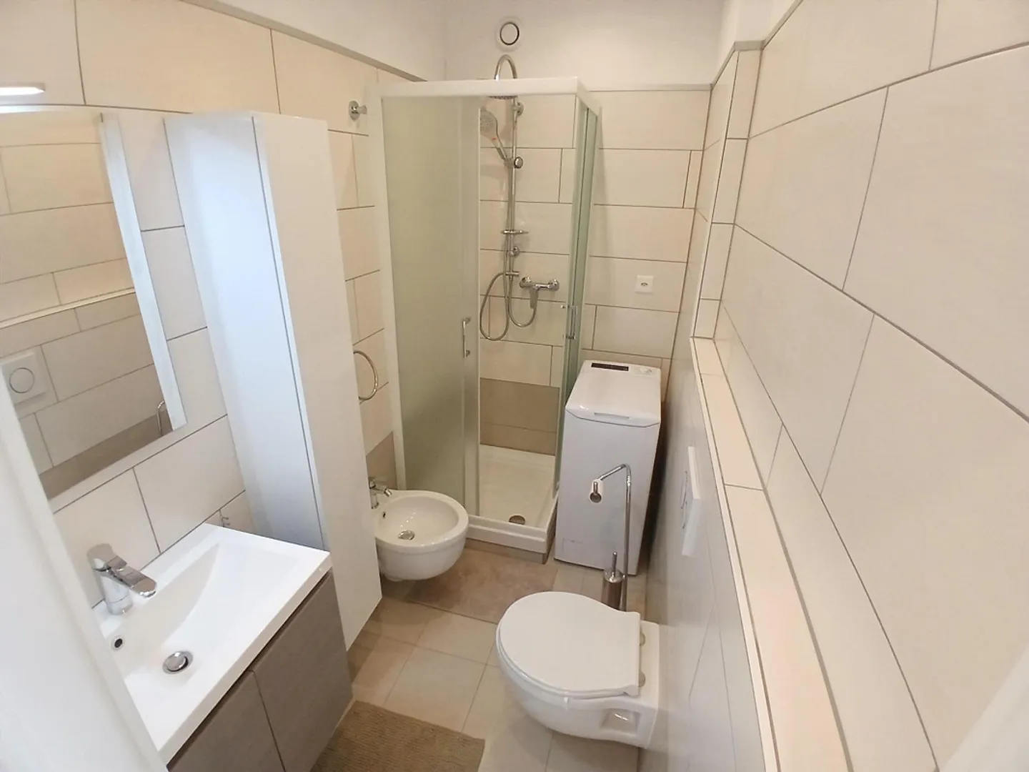 INVESTITION - RENOVIERTES STUDIO MIT BALKON IN AGNO - Foto 8 von 8
