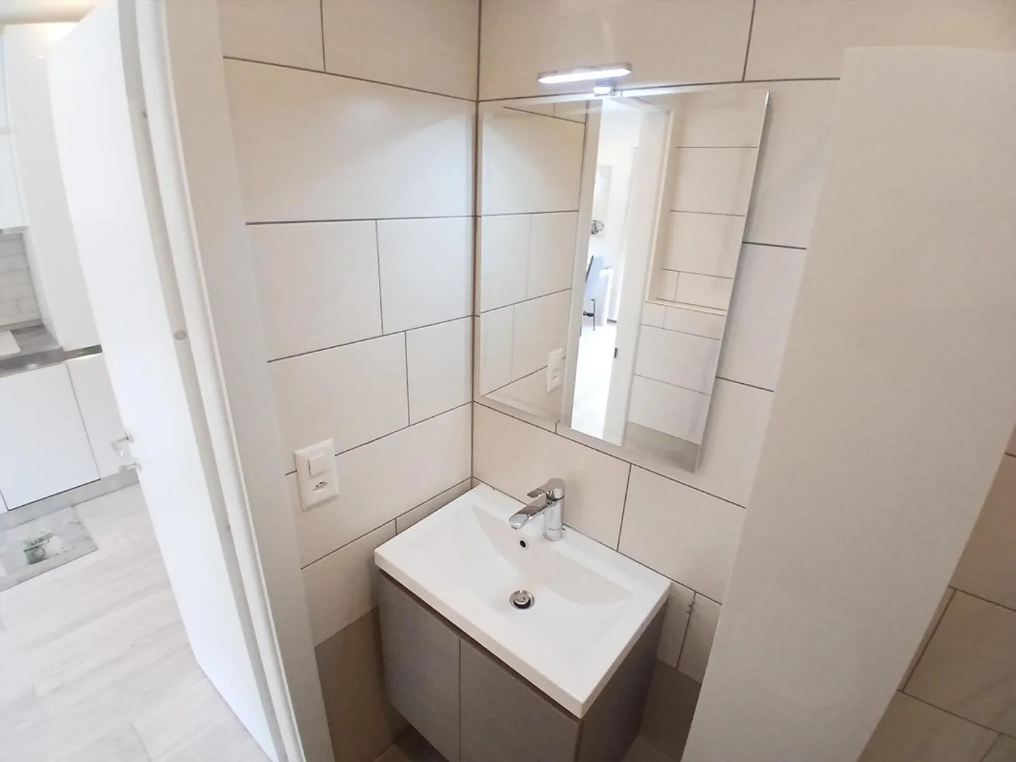 INVESTITION - RENOVIERTES STUDIO MIT BALKON IN AGNO - Foto 7 von 8