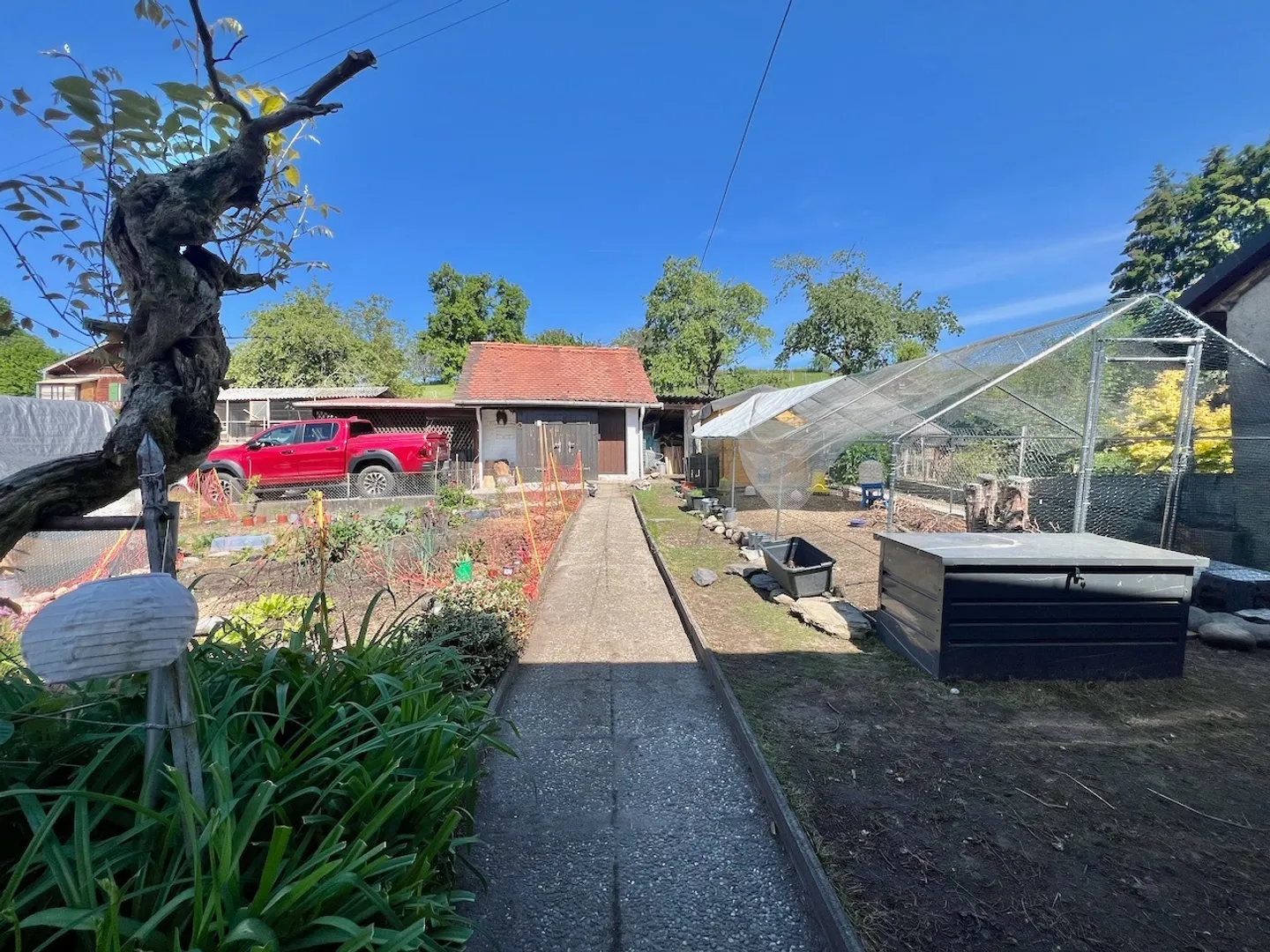 Casa di villaggio semplice 140 m2 di superficie abitabile + grande giardino - Foto 2 di 8