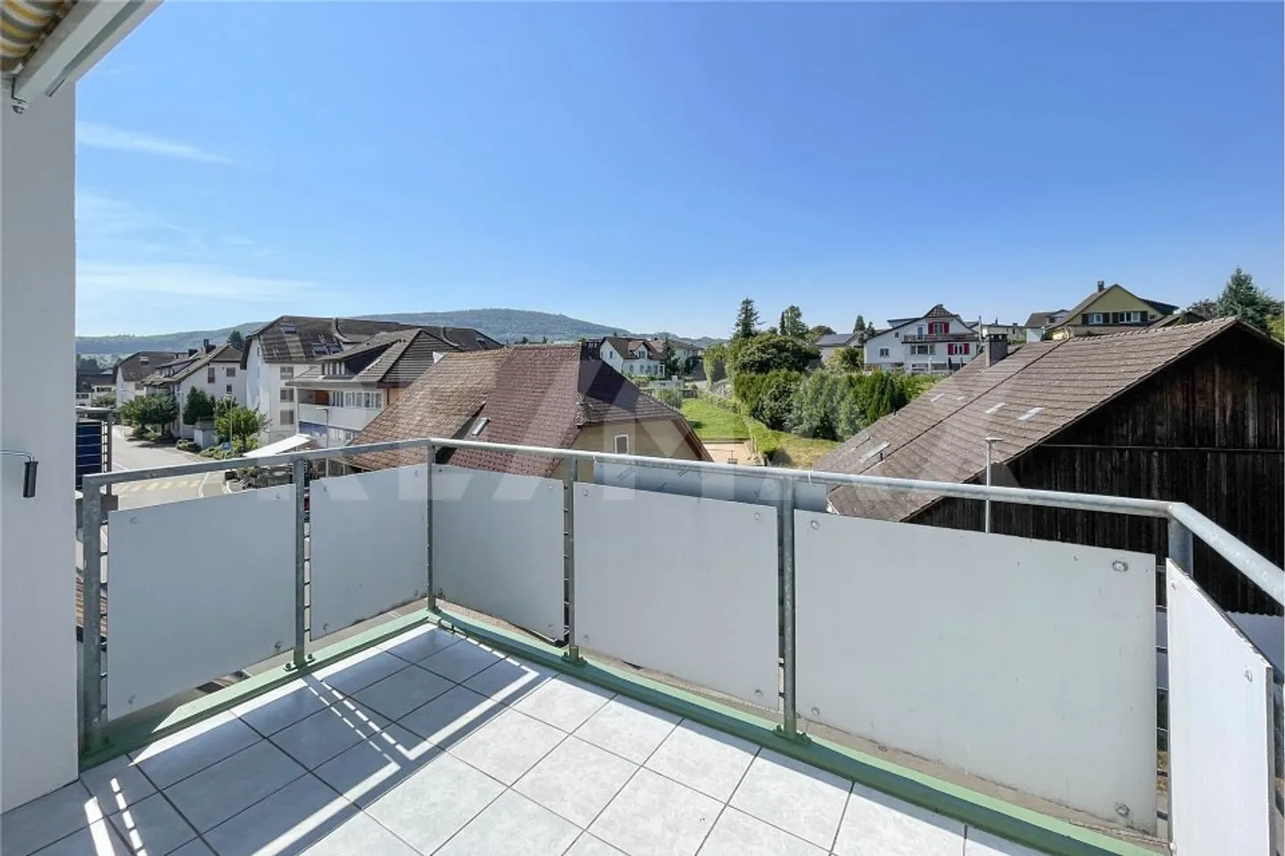 Ampio appartamento duplex di 5,5 locali in una posizione centrale e tranquilla - Foto 1 di 13