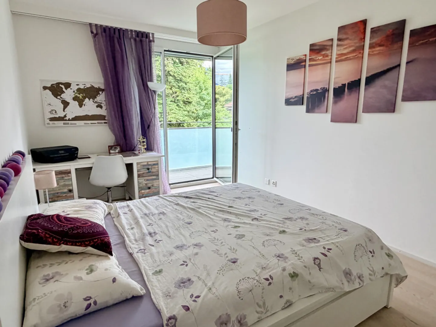 Contemporary apartment with dominant view of Geneva, in a green setting - Photo 2 of 9
